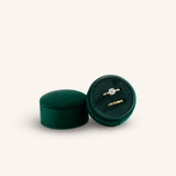Velvet Backdrop Double Ring Box - Emerald Green