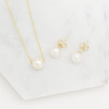 Cozy Nook Pearl Necklace