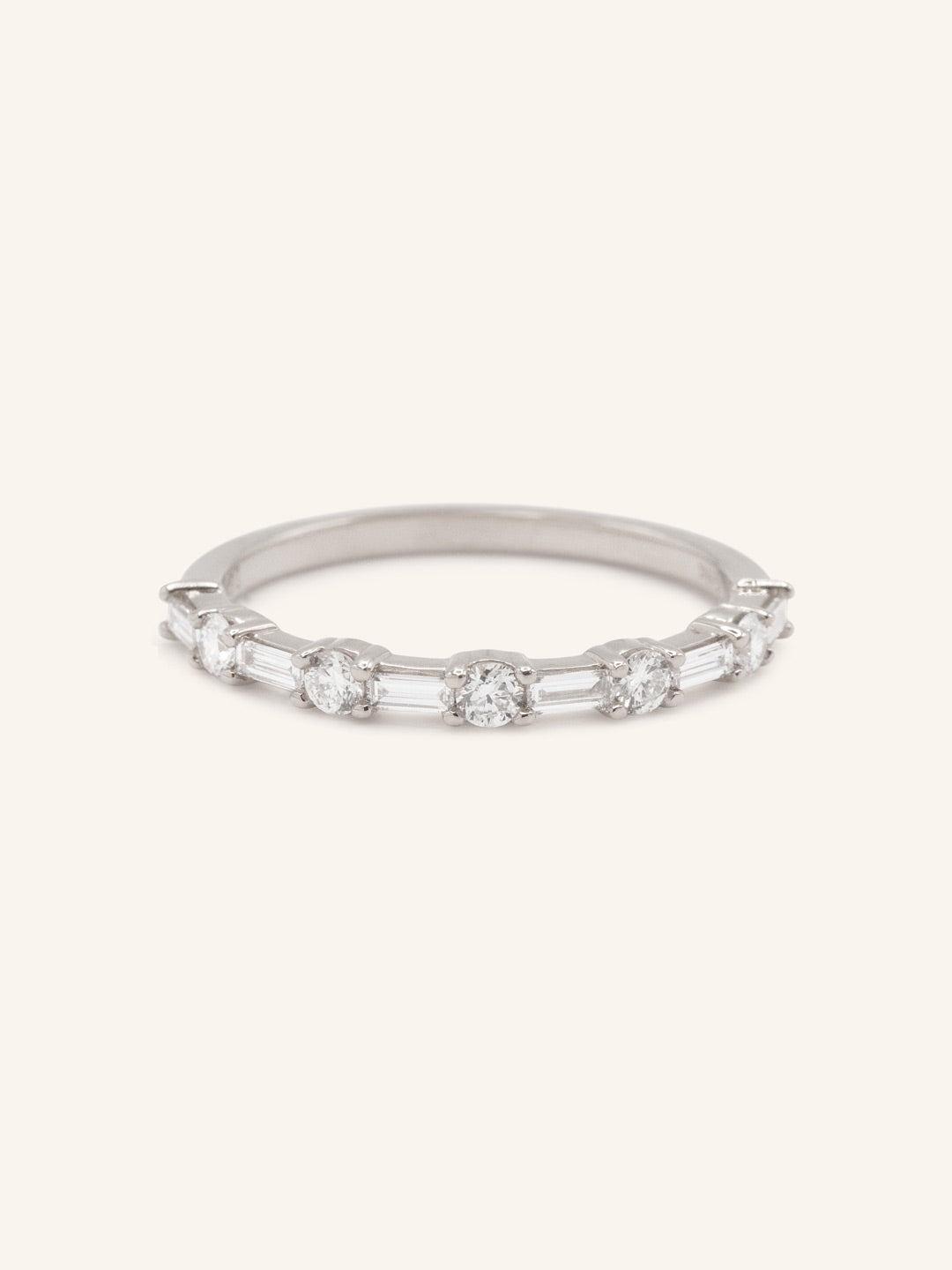 Elvire Baguette Round Diamond Ring