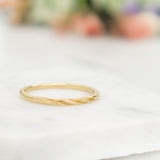 Petite Twist Ring